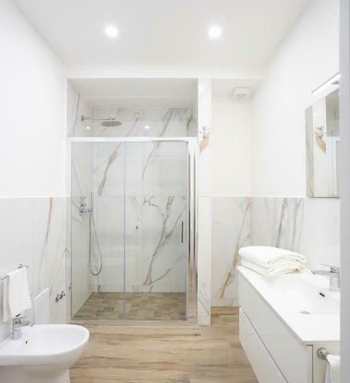 اتاق لوکس با تخت بزرگ, Residence O Sole Mio Pompei