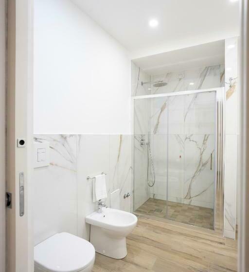 اتاق لوکس با تخت بزرگ, Residence O Sole Mio Pompei
