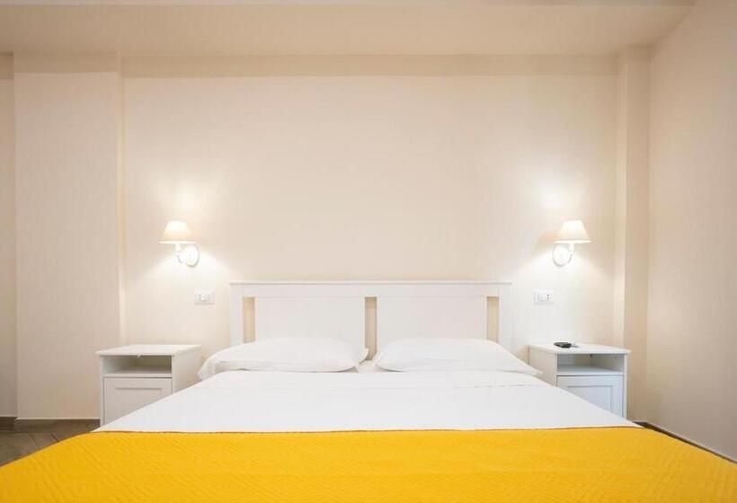 اتاق لوکس با تخت بزرگ, Residence O Sole Mio Pompei