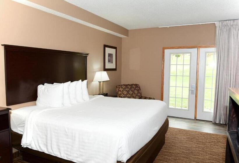 Люкс Кровать Кинг, Cobblestone Inn & Suites   Denison | Majestic Hills