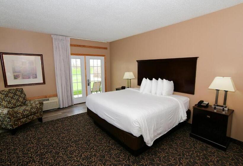 Люкс Кровать Кинг, Cobblestone Inn & Suites   Denison | Majestic Hills