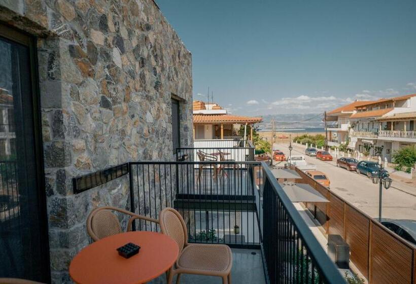 Полулюкс Боковой Вид на Море, Capital Luxury Suites