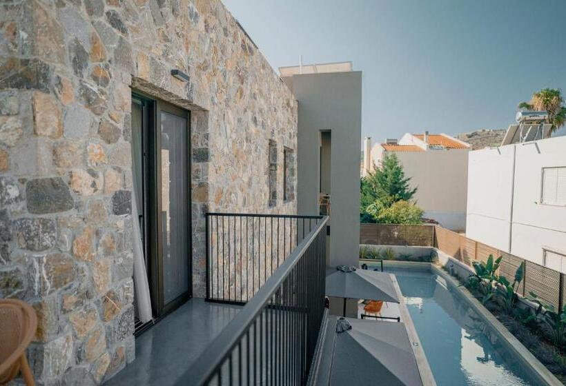 Deluxe люкс с видом, Capital Luxury Suites