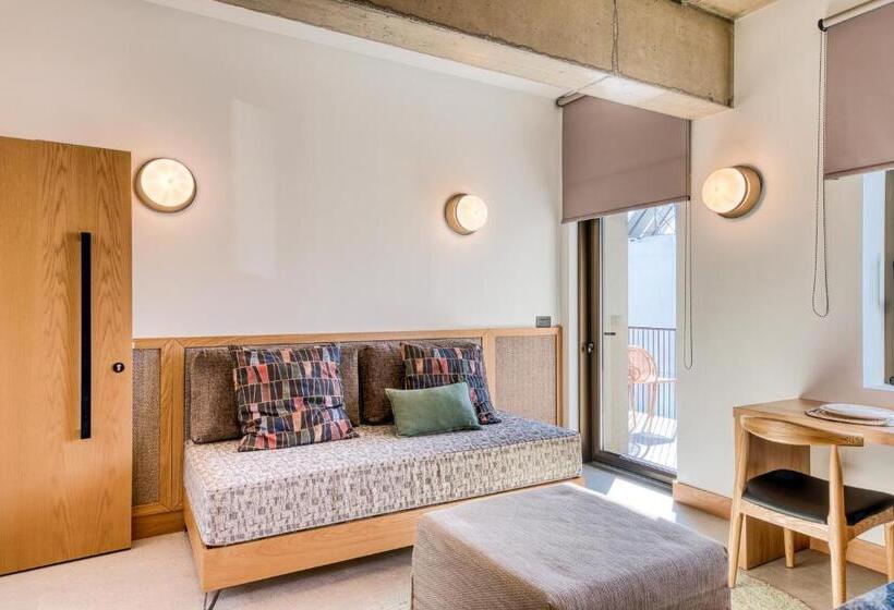 Deluxe люкс с видом, Capital Luxury Suites