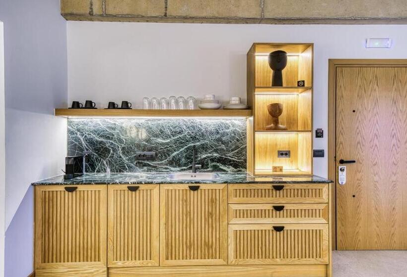 Люкс Повышенной Комфортности, Capital Luxury Suites