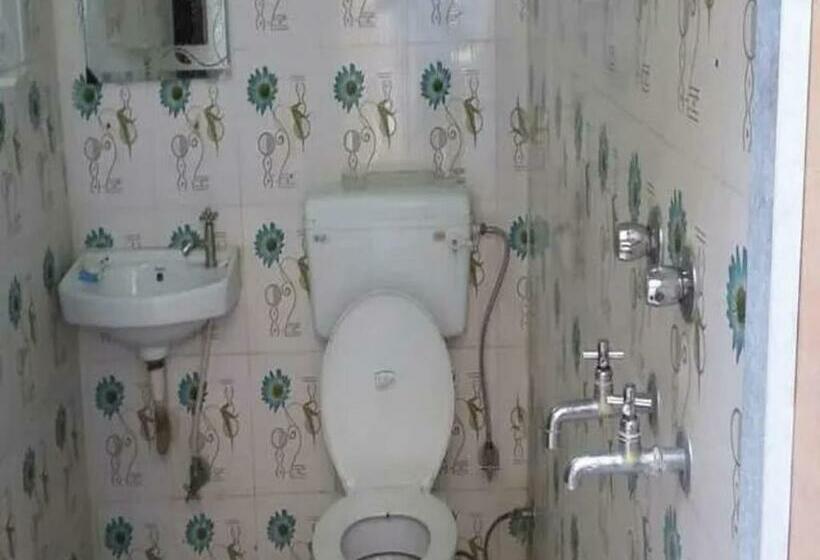 Номер Deluxe, Grg Kunj Residency Mathura Near Railway Juction 950m