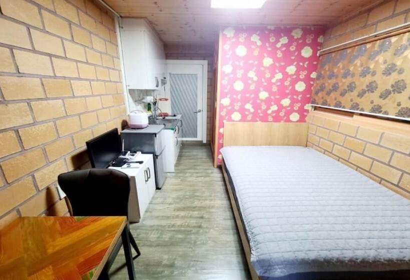 スタンダードルーム, Gapyeong Chorok Jeongwon Gyegok Dokchae Pension
