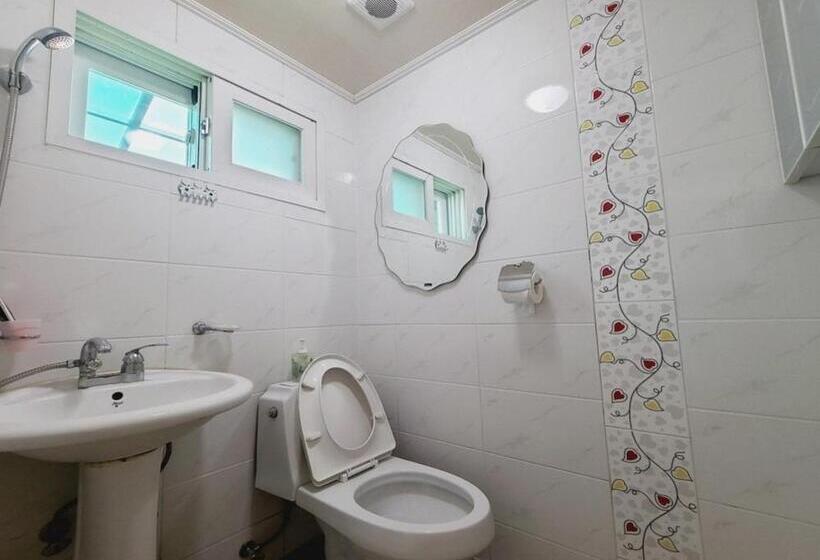 Четырехместный Номер Стандарт, Gapyeong Chorok Jeongwon Gyegok Dokchae Pension