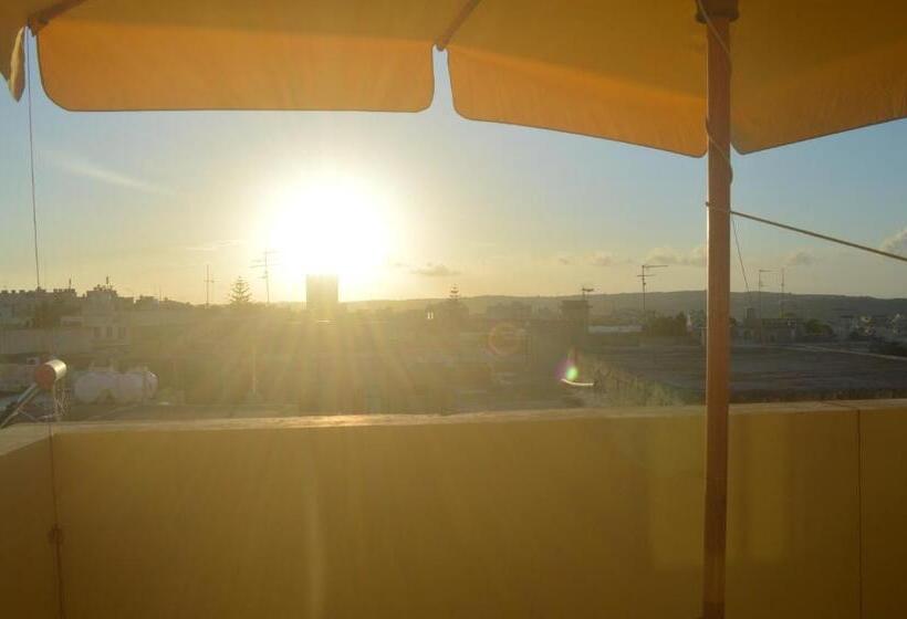 آپارتمان 1 خوابه با تراس, Estrella Lodging