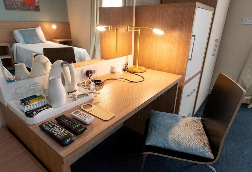 اتاق استاندارد سه تخته با بالکن, Estrella Lodging