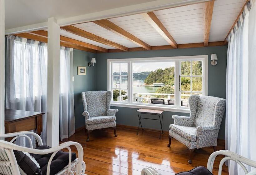 Дом 2 Спальни, Arcadia Lodge Russell