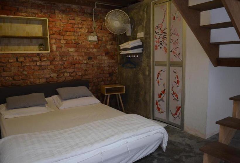 Четырехместный Номер Стандарт, Dou Houz   Hostel