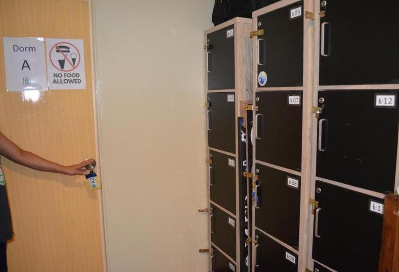 Кровать в Общей Комнате, Dou Houz   Hostel