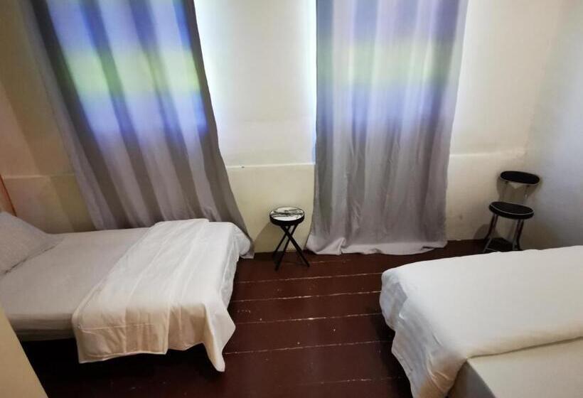 Номер Стандарт Трехместный, Dou Houz   Hostel