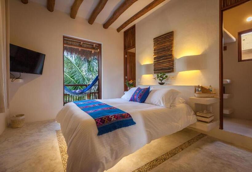 デラックスルーム, El Pueblito