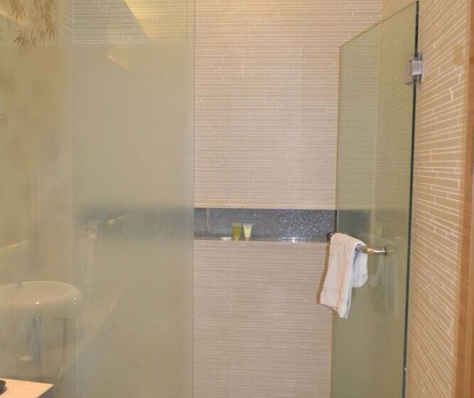 디럭스 룸, Greenleaf Hotel Gensan