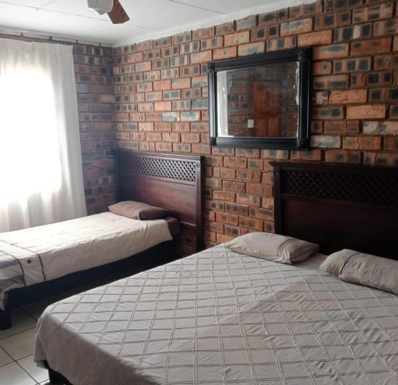 4인용 스탠다드 룸, Limpopo Lodge