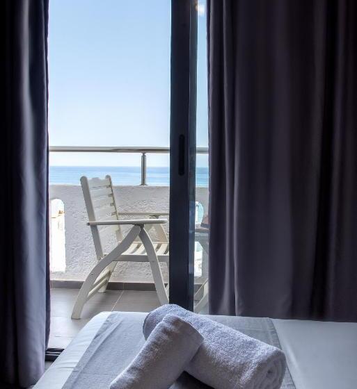 اتاق استاندارد با چشم‌انداز دریا, Porto Greco Village Beach