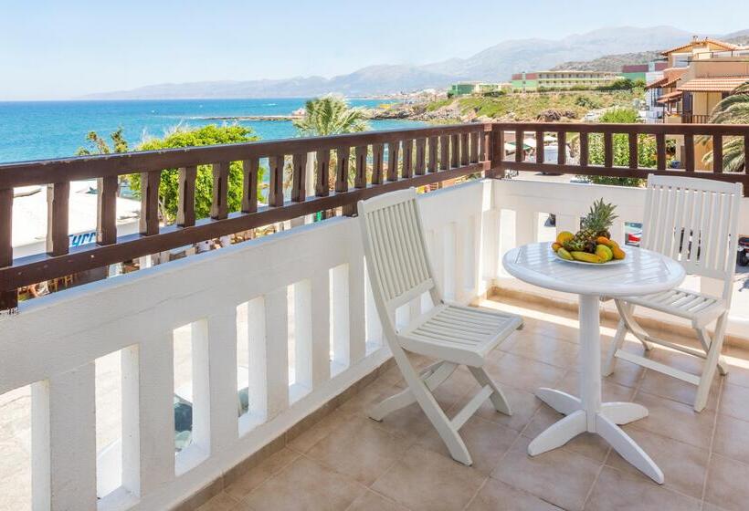 اتاق خانوادگی با چشم‌انداز دریا, Porto Greco Village Beach