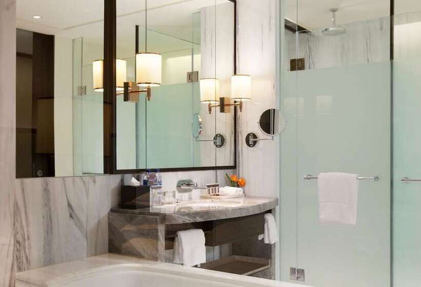 Номер Клуб, Sheraton Grand Jakarta Gandaria City