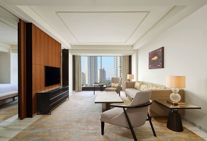 Люкс Клуб, Sheraton Grand Jakarta Gandaria City