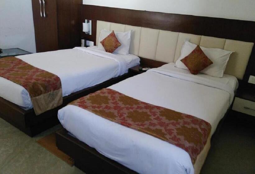 Номер Deluxe, Taj Heights