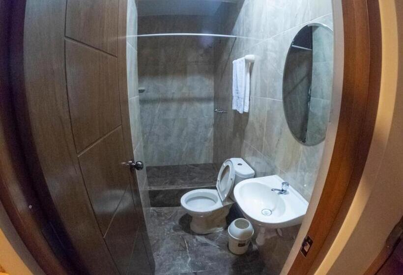 اتاق اکونومی یک تخته, San Miguel