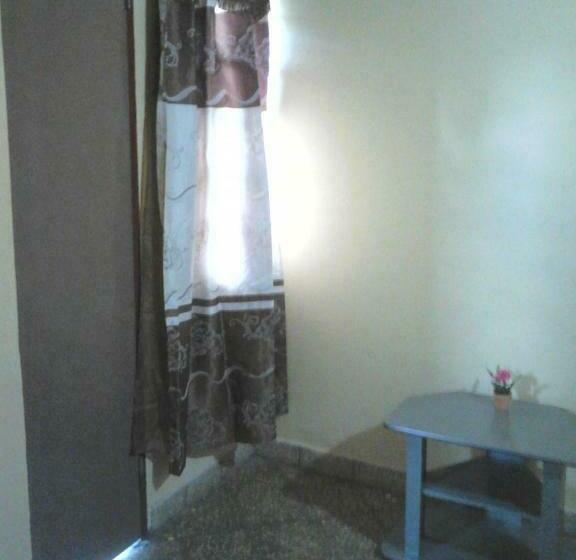 اتاق استاندارد یک نفره, Nueva Alborada Lodging House