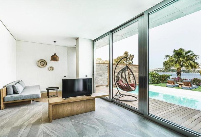 Люкс с Бассейном, Cape Bodrum Luxury Hotel & Beach