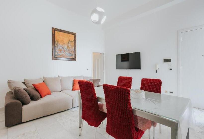 اتاق لوکس با وان آب گرم, B&b Nuovo Reale   Centro Storico