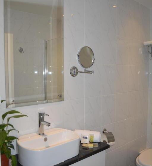 Triple Room Sea View, Four Saints Brig Y Don