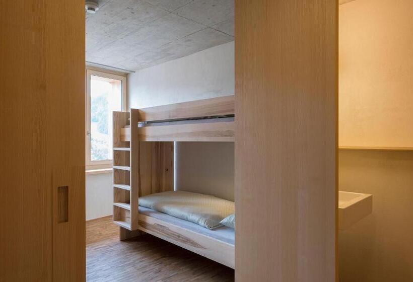 اتاق استاندارد چهارنفره با سرویس بهداشتی مشترک, Saanen Gstaad Youth Hostel