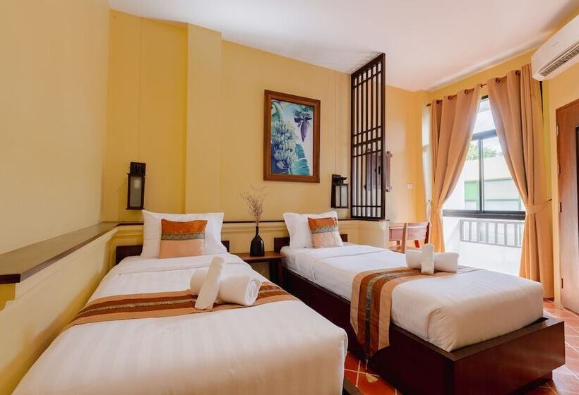 اتاق لوکس, Huen Hug Chiang Mai
