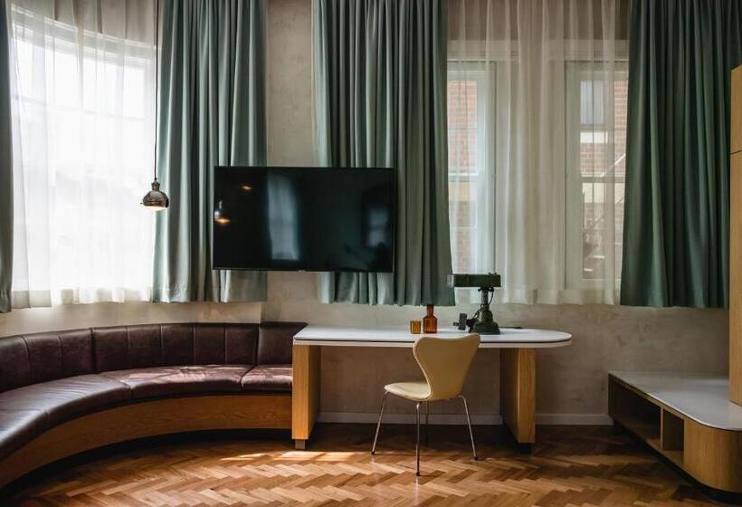 스위트, The Old Clare Hotel, Independent Collection By Evt