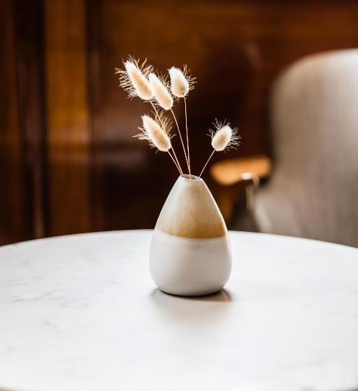 스위트, The Old Clare Hotel, Independent Collection By Evt