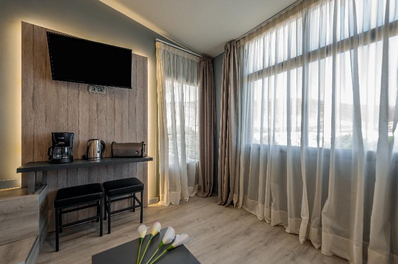 スタンダードスタジオ, Apartamentos Natalis