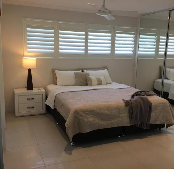 Апартаменты Deluxe 1 Спальня, Chez Noosa Resort Motel
