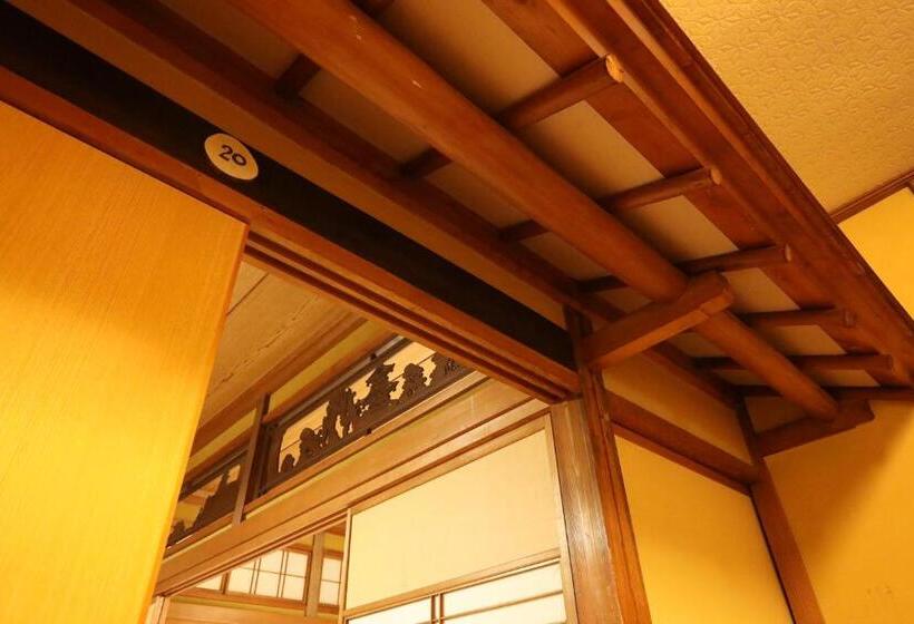 اتاق استاندارد سه تخته با سرویس بهداشتی مشترک, Daibutsu Ryokan