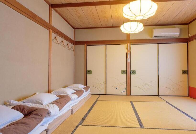 Номер Стандарт Вид на Сад, Gion Ryokan Qbeh