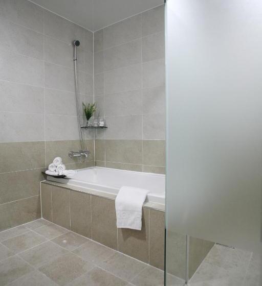 اتاق لوکس با چشم‌انداز دریا, Benikea Hotel Yeosu
