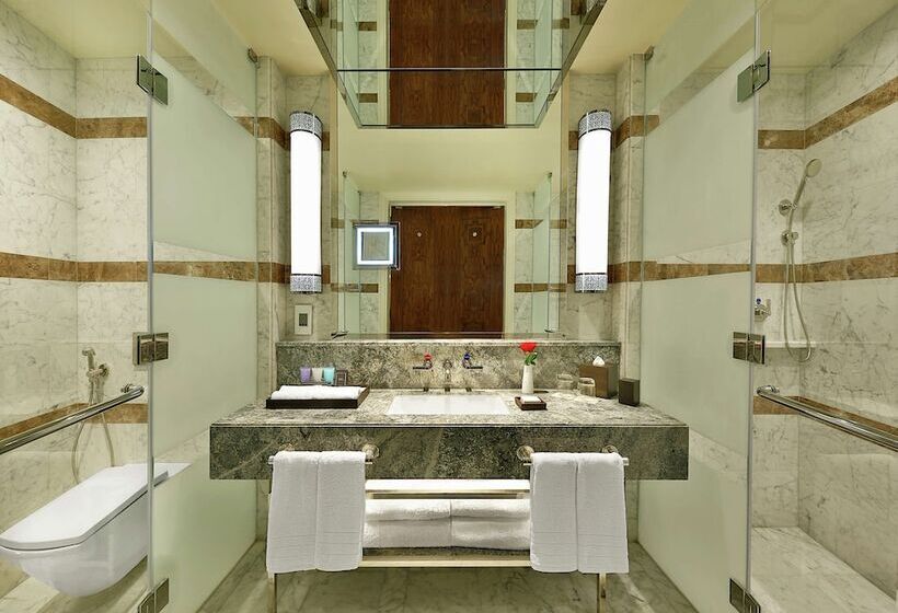 سوئیت پریمیوم, Conrad Jabal Omar Makkah