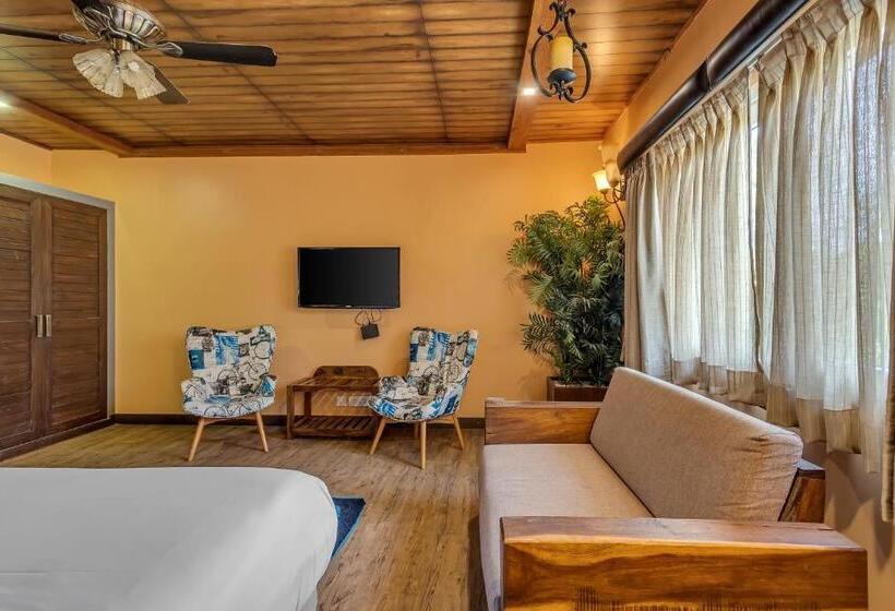 Люкс с Балконом, The Baga Beach Resort