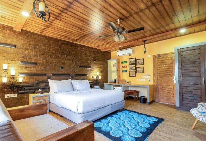 Люкс с Балконом, The Baga Beach Resort