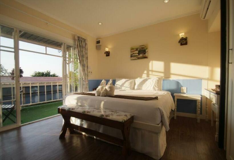 اتاق لوکس با چشم‌انداز دریا, Pattaya Paradise Beach Resort