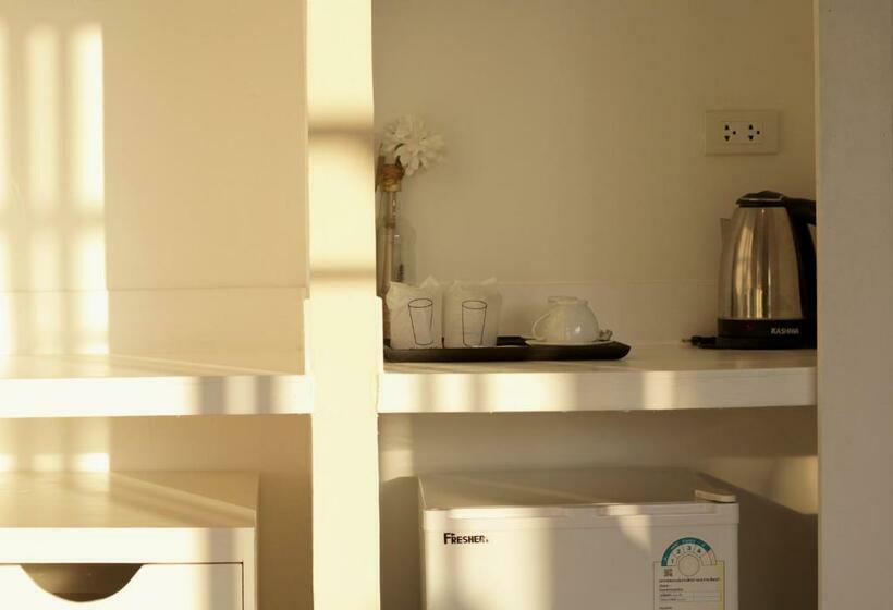 اتاق لوکس با چشم‌انداز دریا, Pattaya Paradise Beach Resort