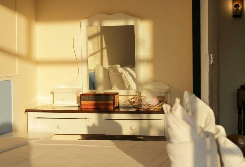 اتاق لوکس با چشم‌انداز دریا, Pattaya Paradise Beach Resort