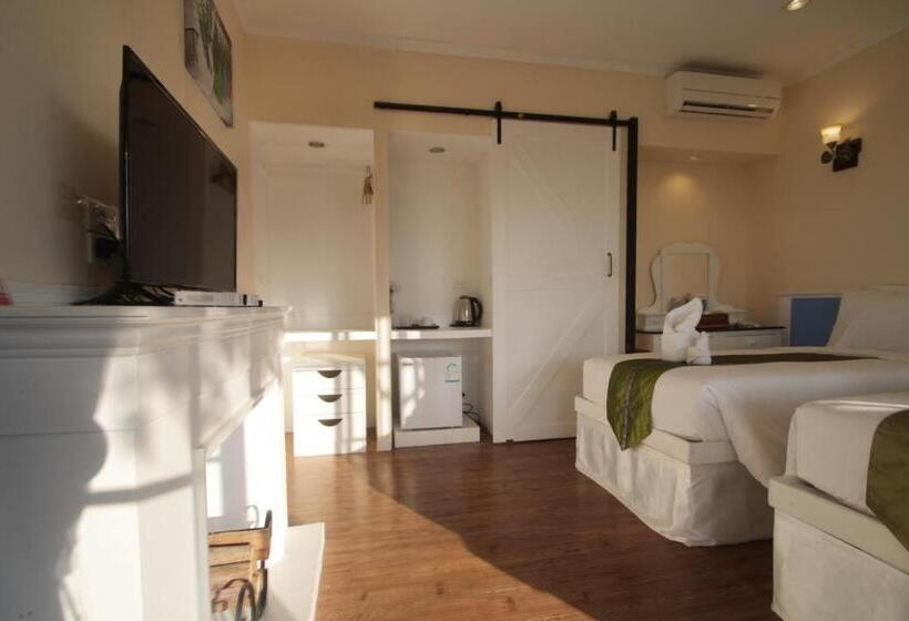 اتاق لوکس با چشم‌انداز دریا, Pattaya Paradise Beach Resort