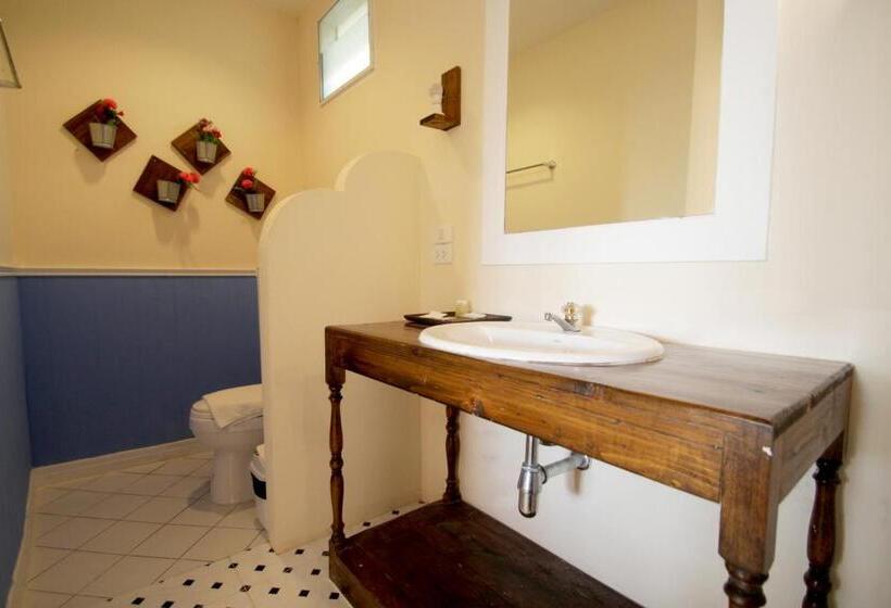 اتاق لوکس با چشم‌انداز دریا, Pattaya Paradise Beach Resort