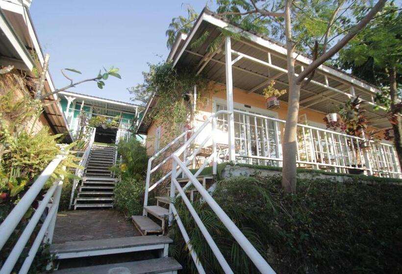 اتاق لوکس با چشم‌انداز دریا, Pattaya Paradise Beach Resort