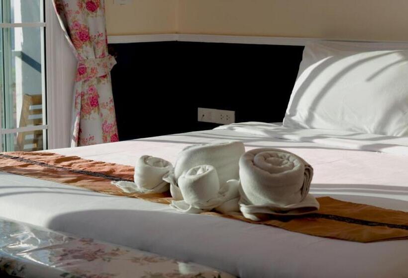 اتاق لوکس با چشم‌انداز دریا, Pattaya Paradise Beach Resort